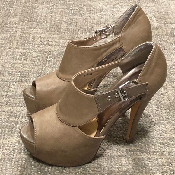 Stiletto platform sandal - Picture 1 of 4